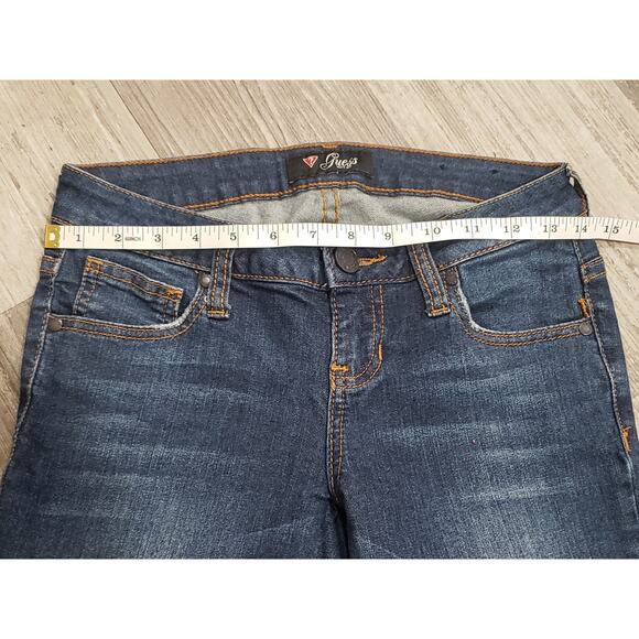 GUESS Jeans Dark Washed Capri Pants / Slacks | Size 25 - Picture 7 of 7